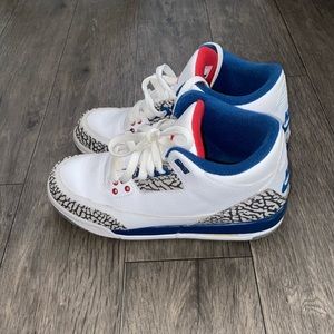 True Blue Air Jordan 3’s (SIZE6) Grade School